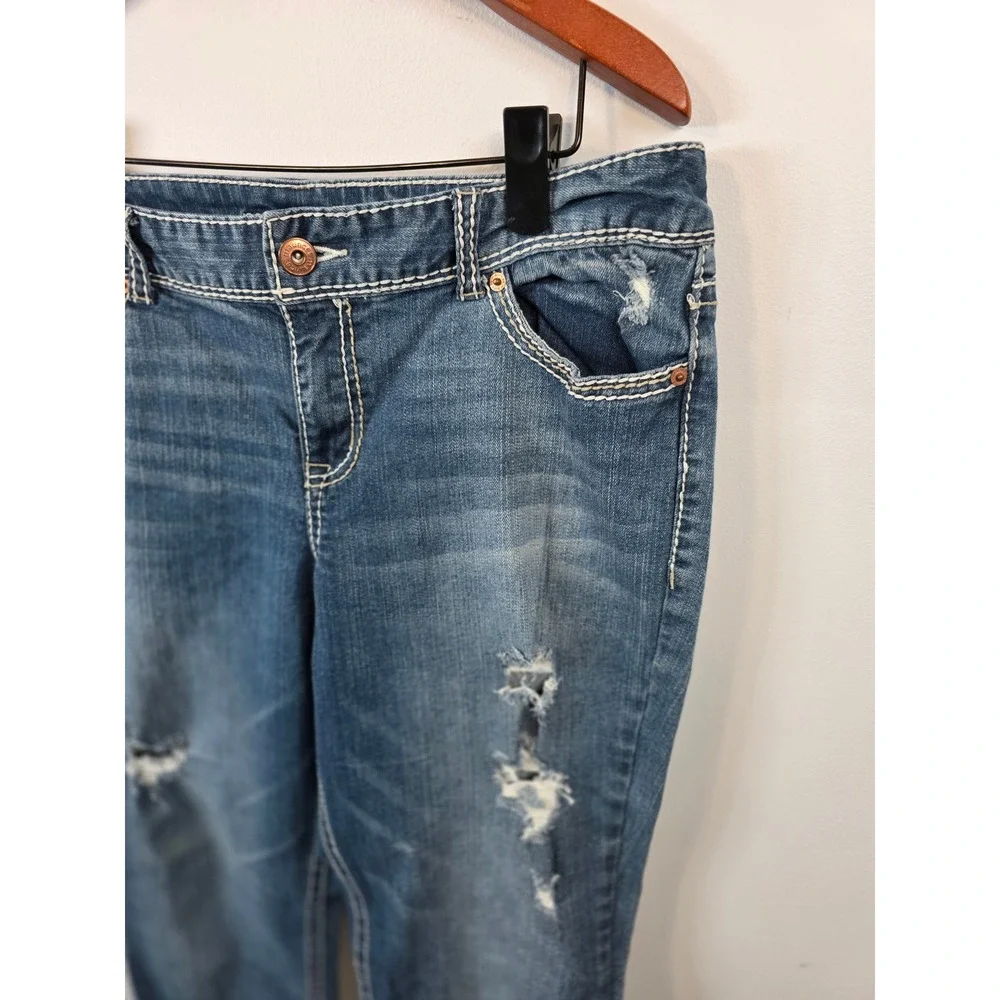 Maurices Womens Distressed Skinny Jeans Medium Wash Contrast Stitch Size 11/12